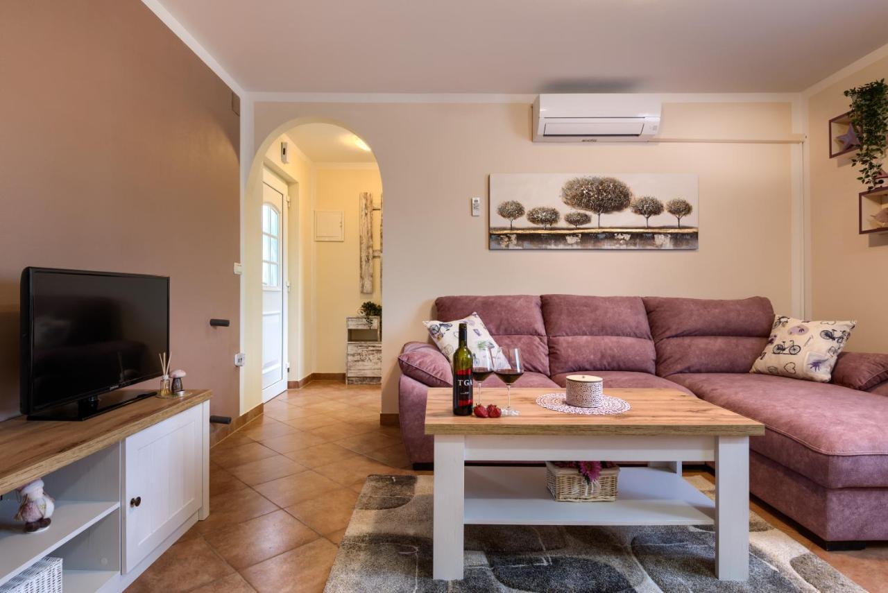 Apartmani Plavi Val 沃德年 外观 照片