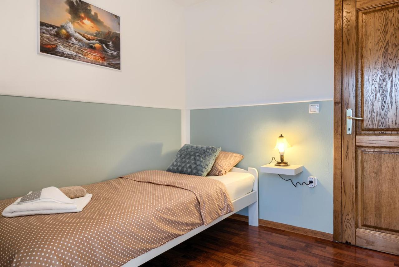 Apartmani Plavi Val 沃德年 外观 照片