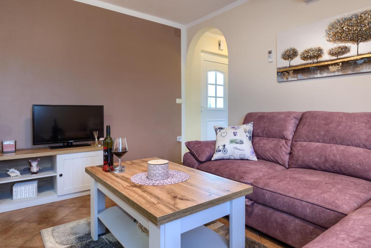 Apartmani Plavi Val 沃德年 外观 照片