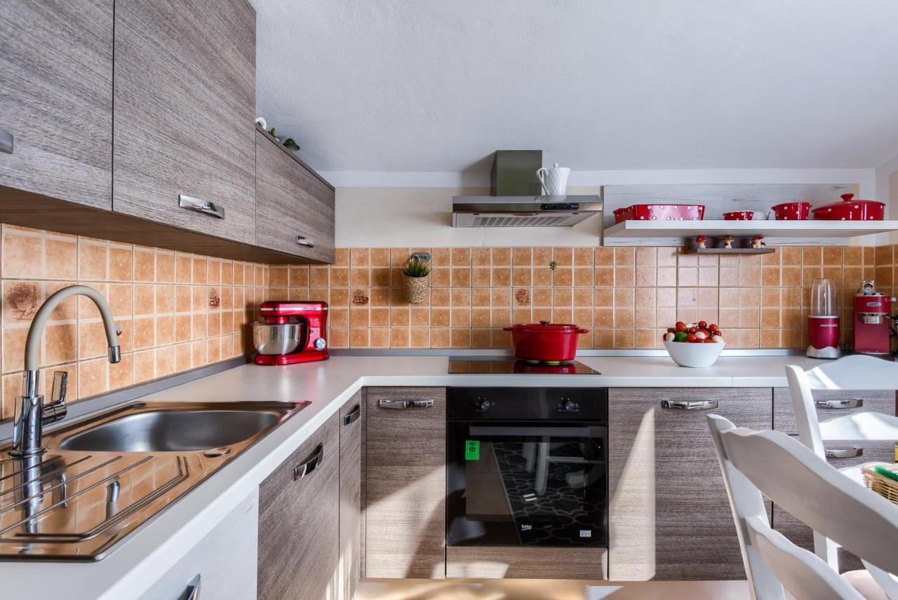 Apartmani Plavi Val 沃德年 外观 照片